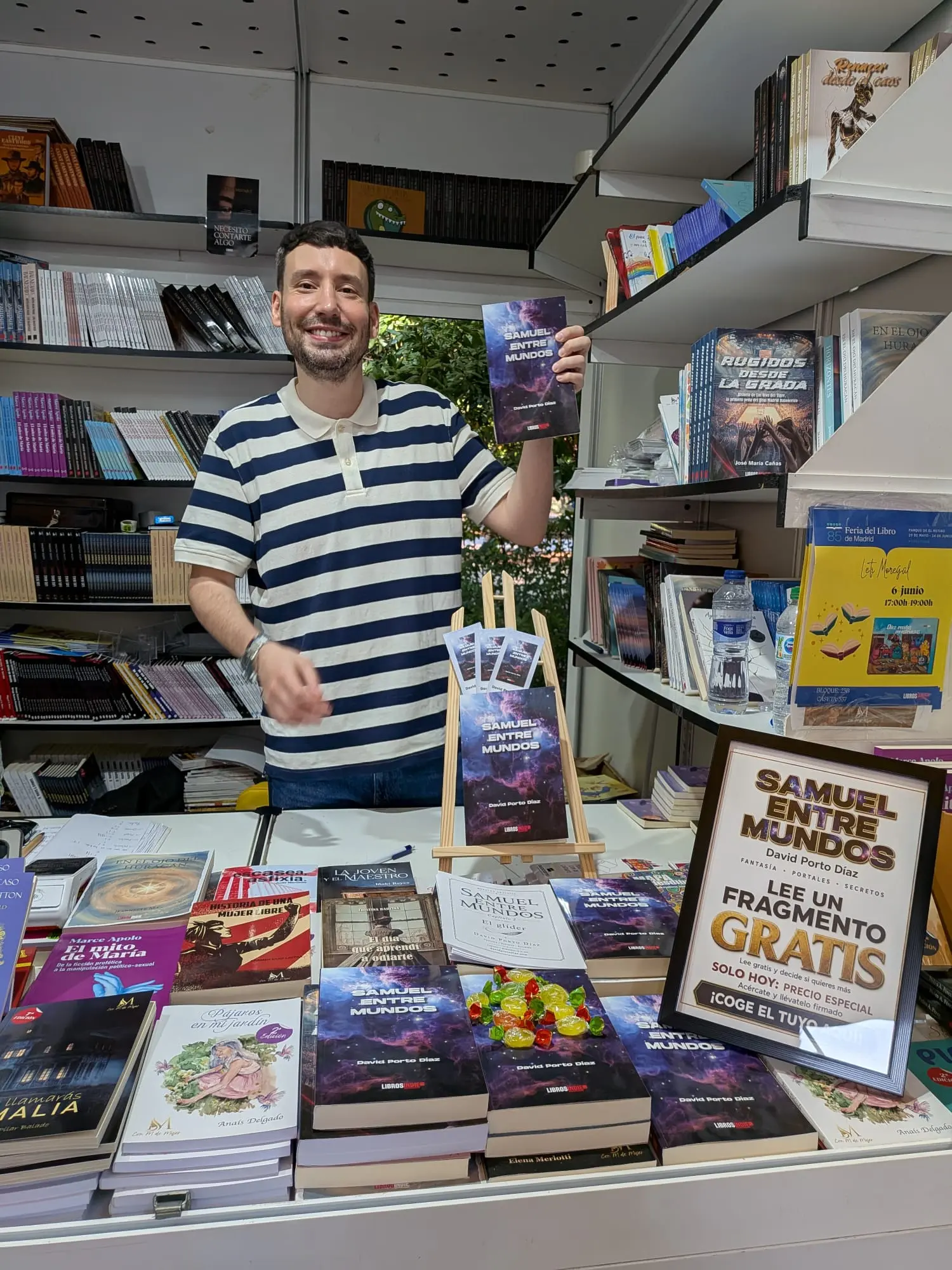 David Porto Díaz con lectores en la Feria del Libro de Madrid 2026